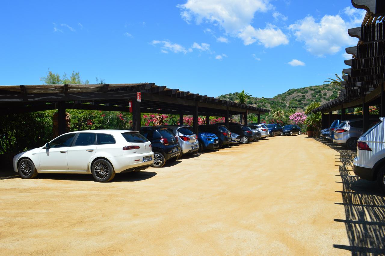 Residence Fenicia วิลลัสซีมีอุส ภายนอก รูปภาพ